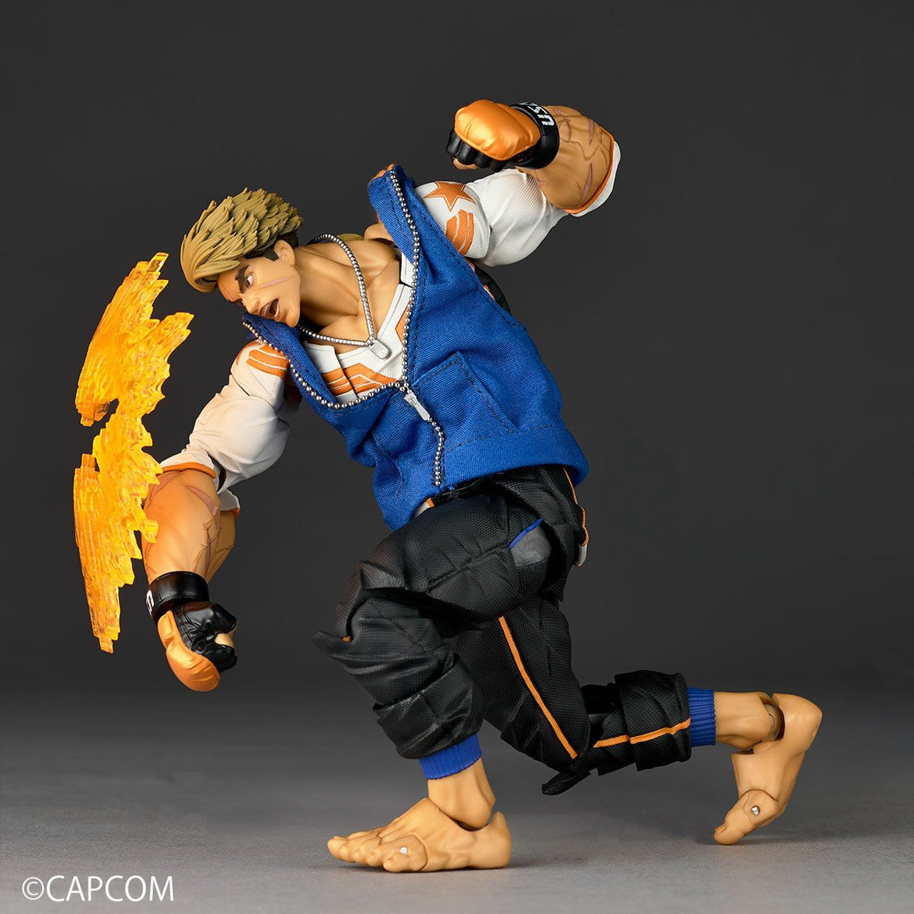 (Pre-Order) Kaiyodo Revoltech Amazing Yamaguchi Street Fighter Luke (With Bonus)