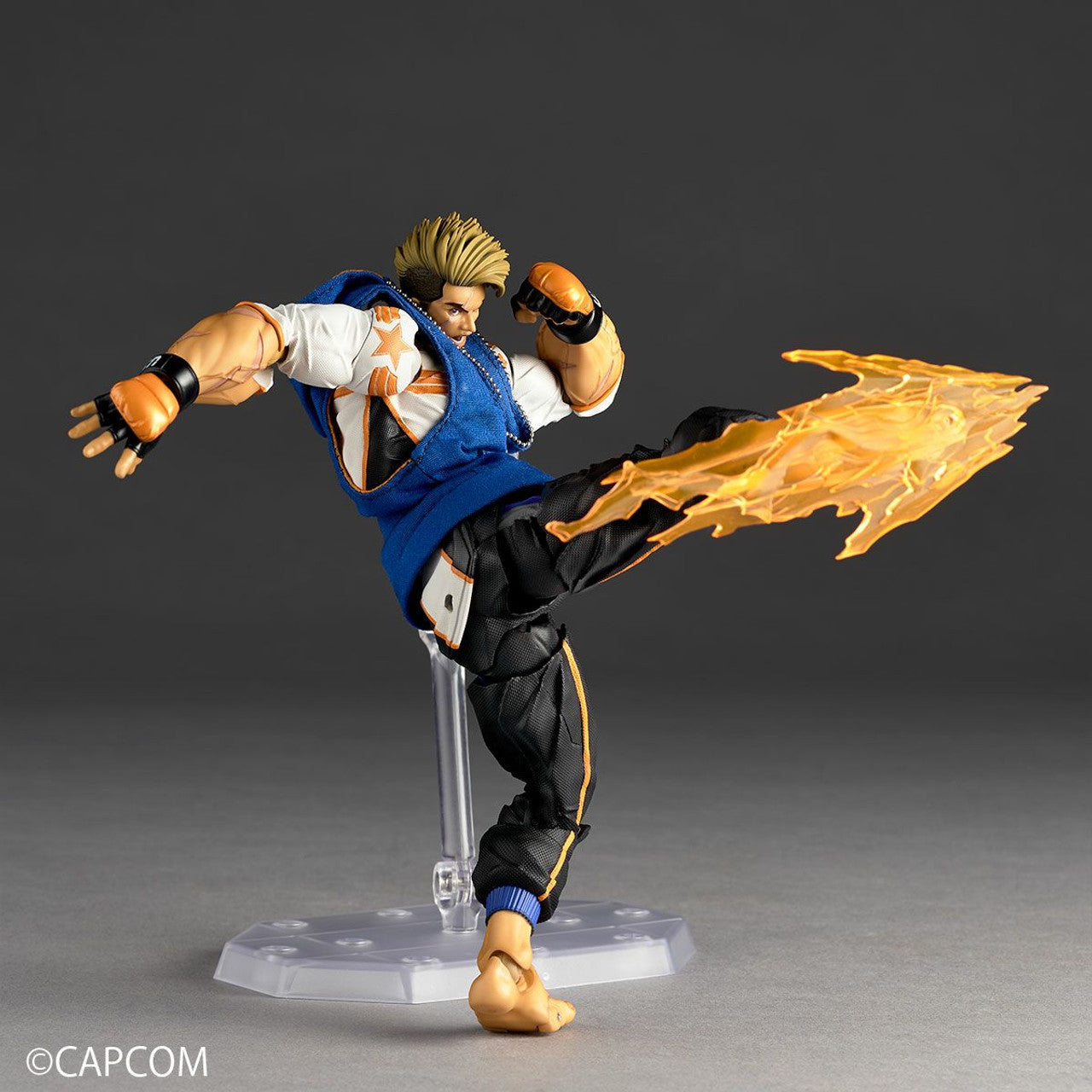 (Pre-Order) Kaiyodo Revoltech Amazing Yamaguchi Street Fighter Luke (With Bonus)