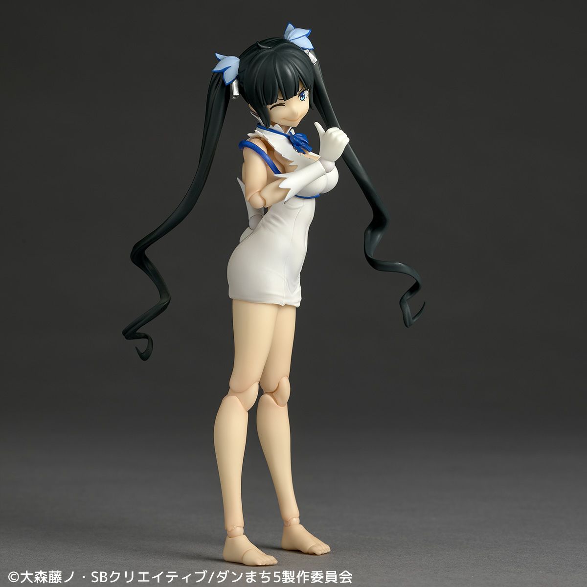(Pre-Order) Revoltech Hestia (Is It Wrong to Try to Pick Up Girls in a Dungeon?) Action Figure (with Bonus)