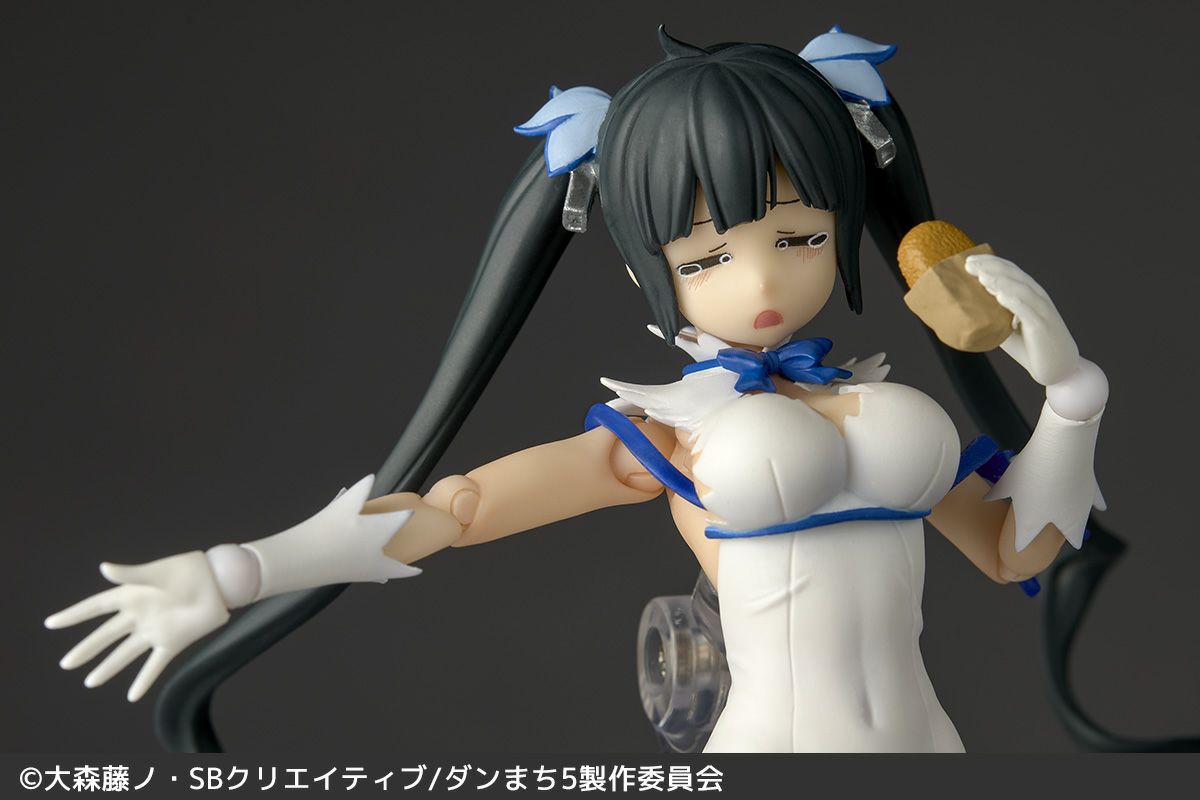 (Pre-Order) Revoltech Hestia (Is It Wrong to Try to Pick Up Girls in a Dungeon?) Action Figure (with Bonus)