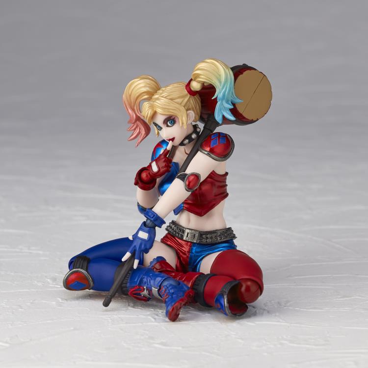 KAIYODO DC Comics Amazing Yamaguchi Revoltech No.015EX Harley Quinn (New Color Ver.) (Reissue) (In Stock)