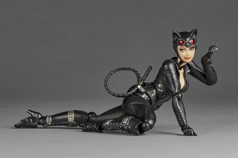 (Pre-Order) Batman: Arkham Knight Amazing Yamaguchi Revoltech NR022 Catwoman