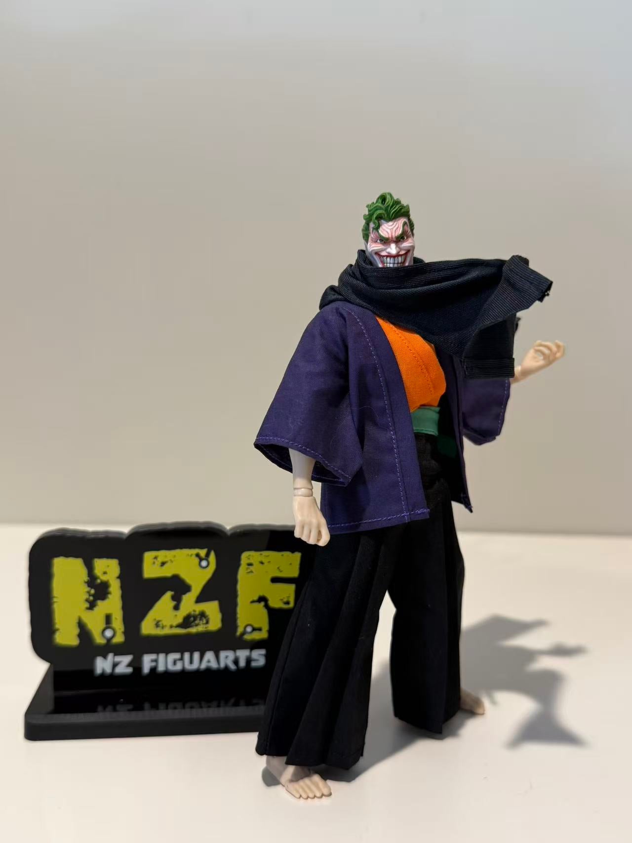 Custom 1/12 Action Figure Joker with Soft and Romankey Body + Painted Head