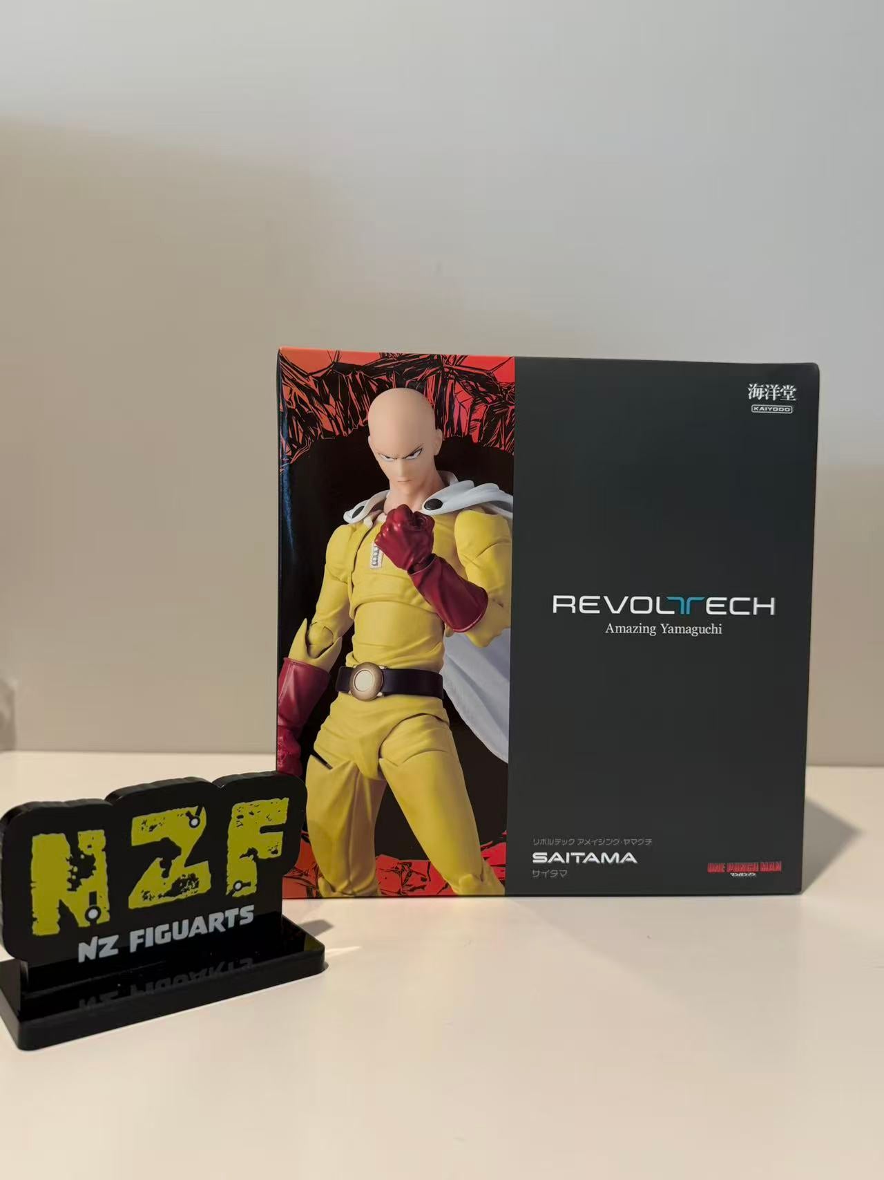 Revoltech one punch man Saitama with bonus (Pre-Owned)