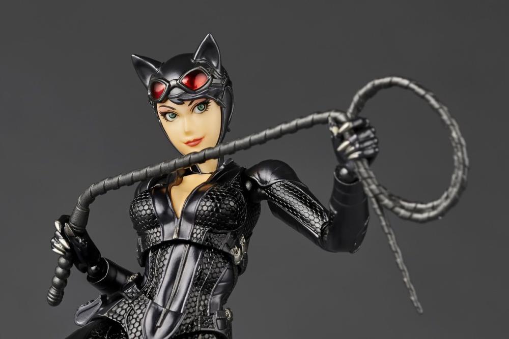 (Pre-Order) Batman: Arkham Knight Amazing Yamaguchi Revoltech NR022 Catwoman
