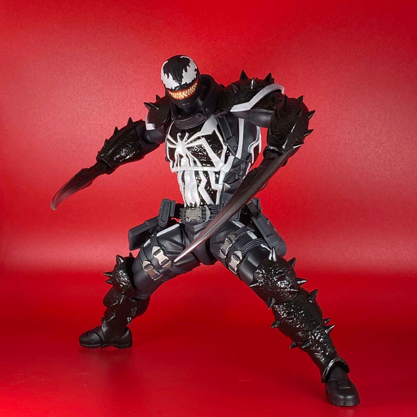 Revoltech Agent Venom Customs Headsculpt - Close Mouse (In Stock)