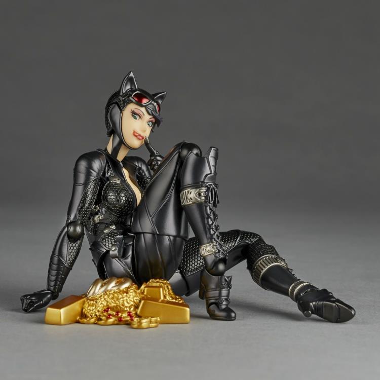 (Pre-Order) Batman: Arkham Knight Amazing Yamaguchi Revoltech NR022 Catwoman