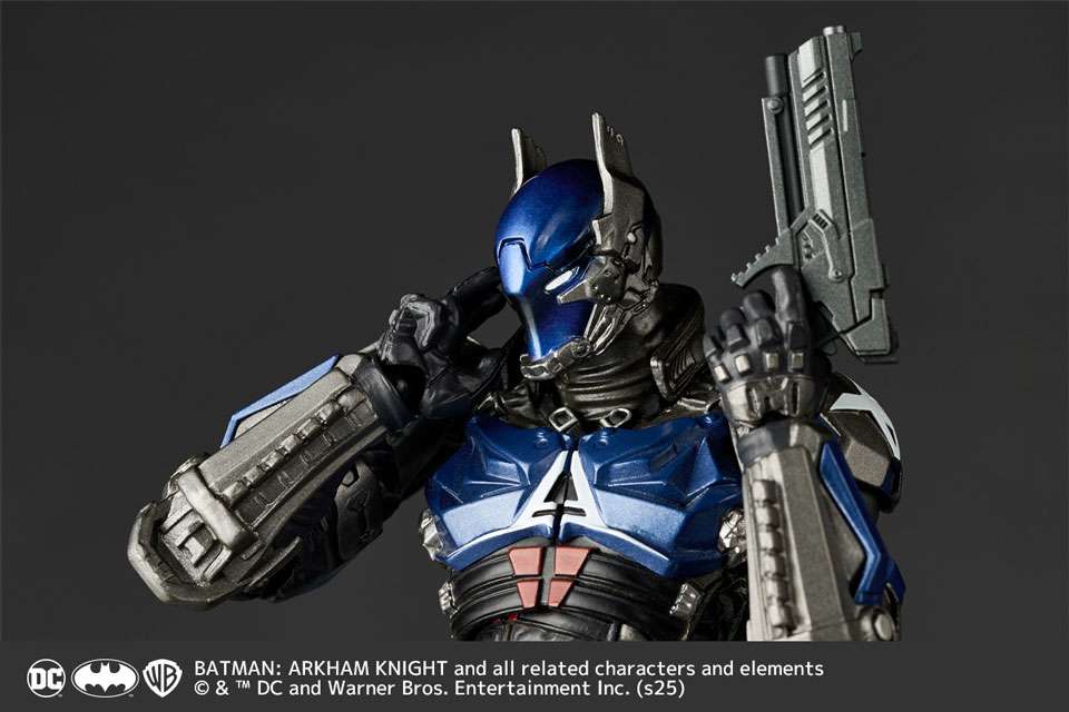 (Pre-Order) Batman: Arkham Knight Amazing Yamaguchi Revoltech Arkham Knight - Ver. 1.5 (With Bonus)