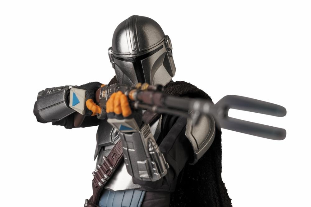Star Wars MAFEX No.129 The Mandalorian (Beskar Armor) (In Stock)