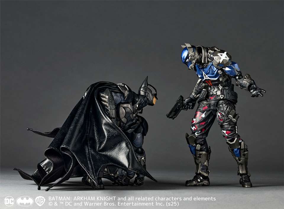 (Pre-Order) Batman: Arkham Knight Amazing Yamaguchi Revoltech Arkham Knight - Ver. 1.5 (With Bonus)