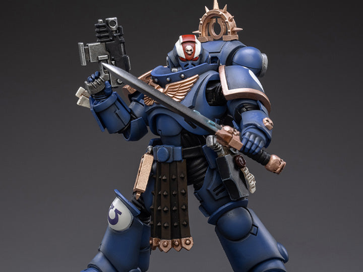 Warhammer 40K Ultramarines Primaris Lieutenant Amulius 1/18 Scale Figure (In Stock)