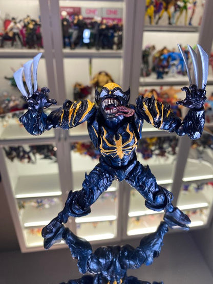 Customs Revoltech Amazing Yamaguchi Venom + Wolverine