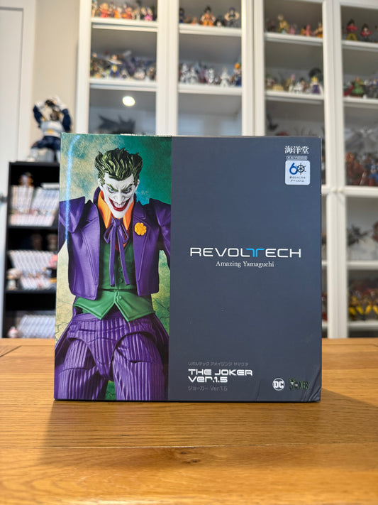 Revoltech Joker v1.5 box damaged