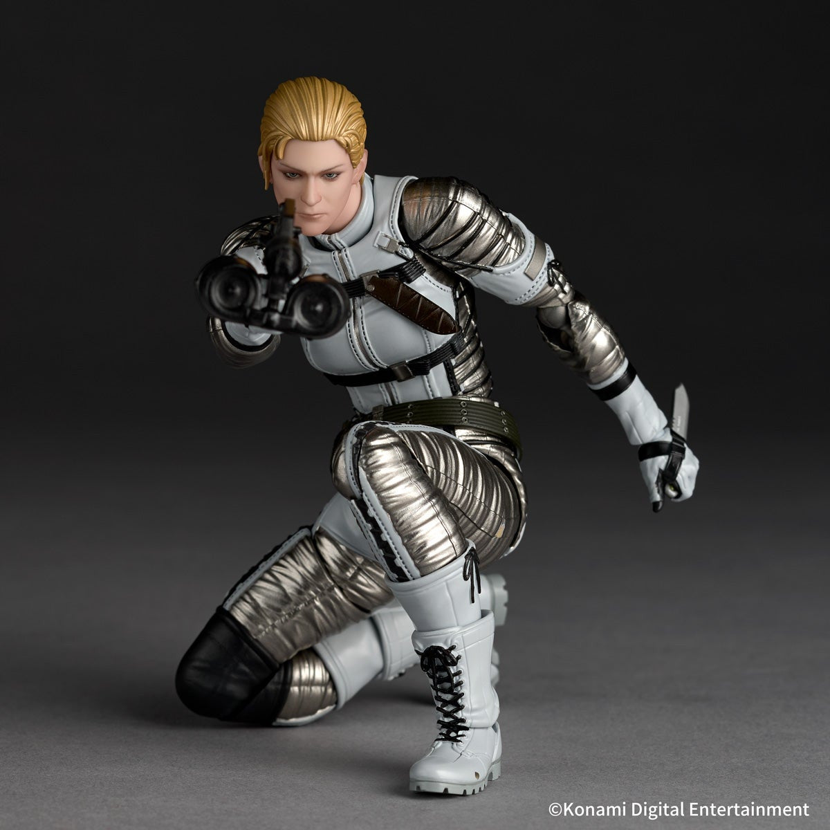 (Pre-Order) Revoltech Amazing Yamaguchi The Boss (METAL GEAR SOLID Delta: SNAKE EATER) Action Figure (with Bonus)