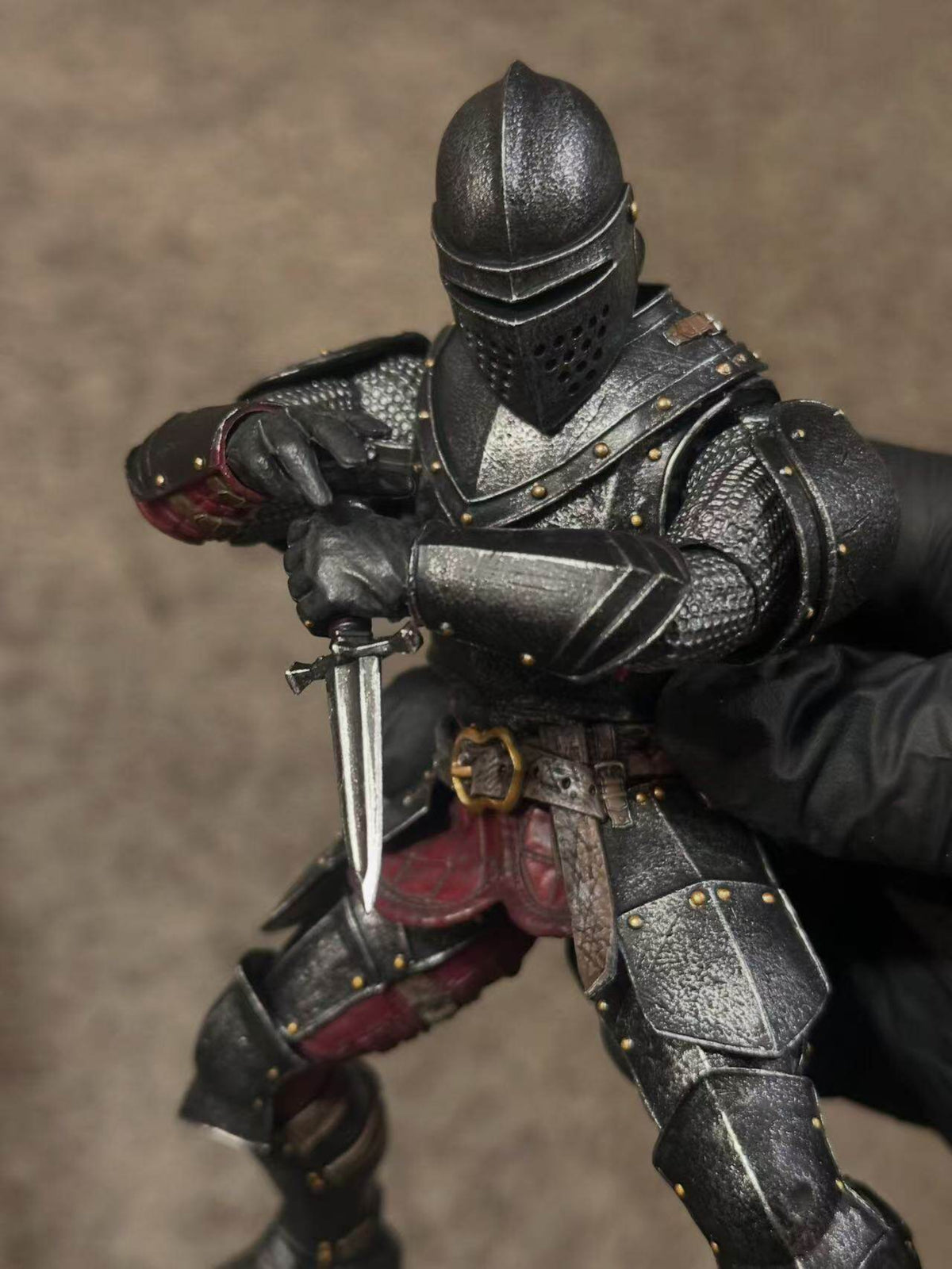 (Pre-Order) Savage Crucible Sir Kassian