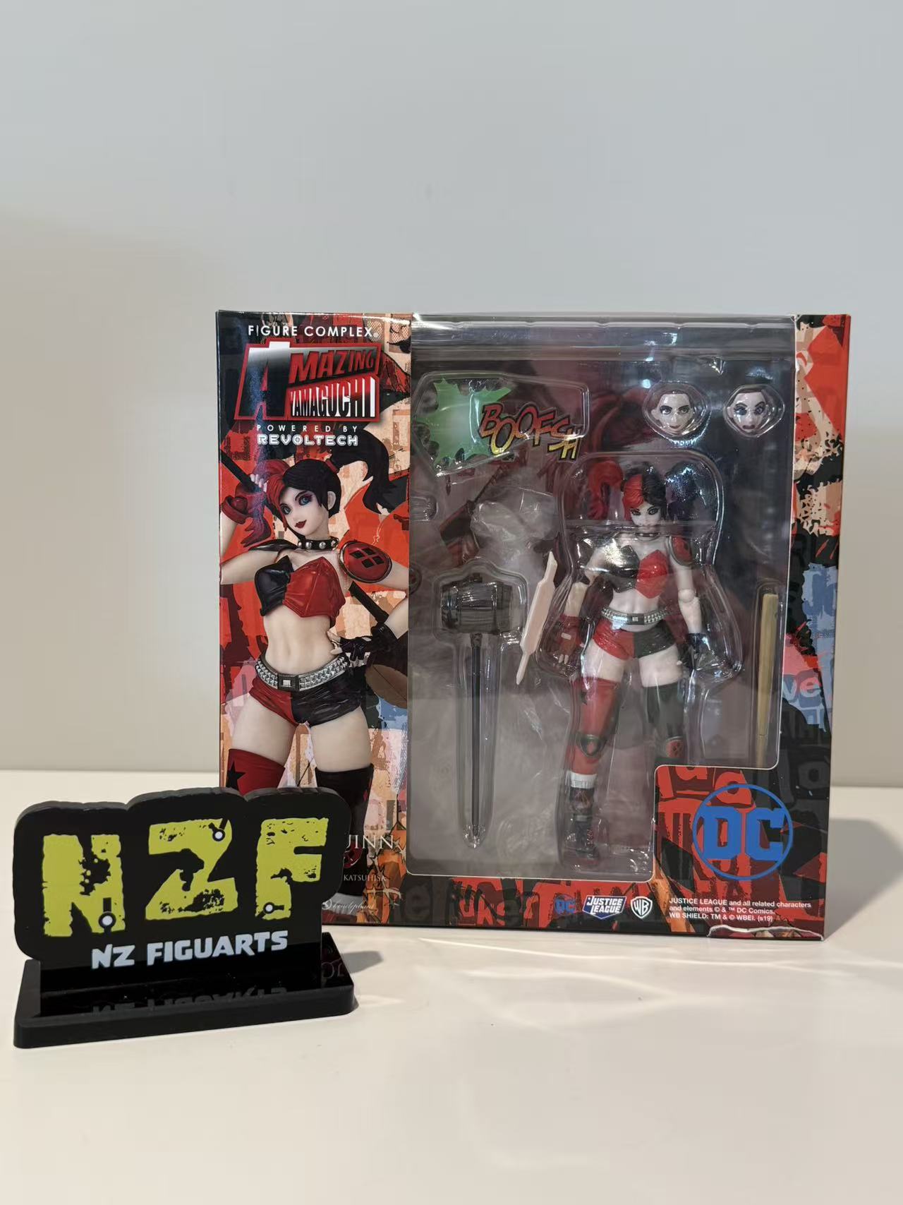 Revoltech Harley Quinn red and black (Pre-Owned)