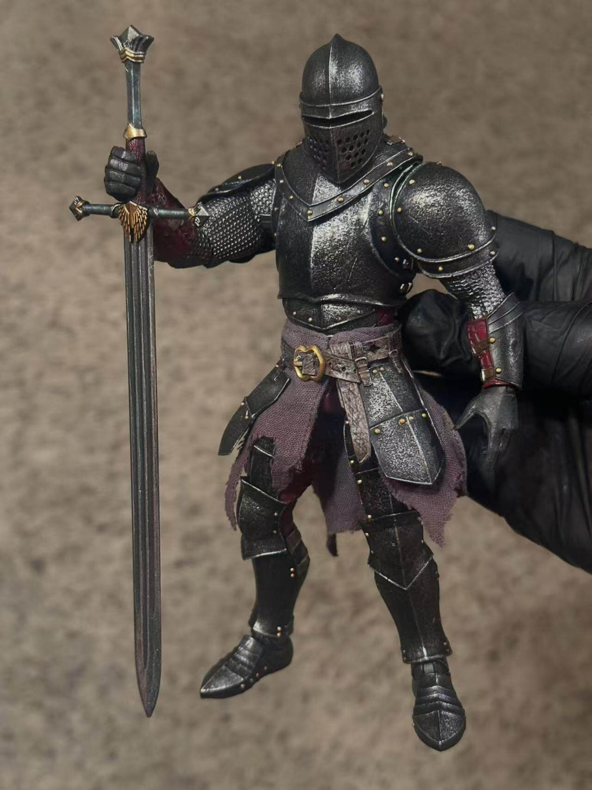(Pre-Order) Savage Crucible Sir Kassian