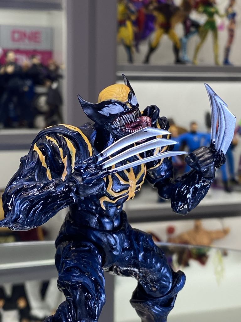 Customs Revoltech Amazing Yamaguchi Venom + Wolverine