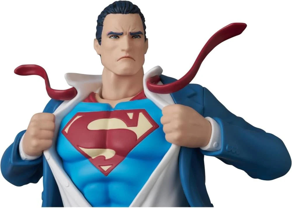 (Pre-Order) MAFEX No.300 MAFEX CLARK KENT (BATMAN: HUSH Ver.)