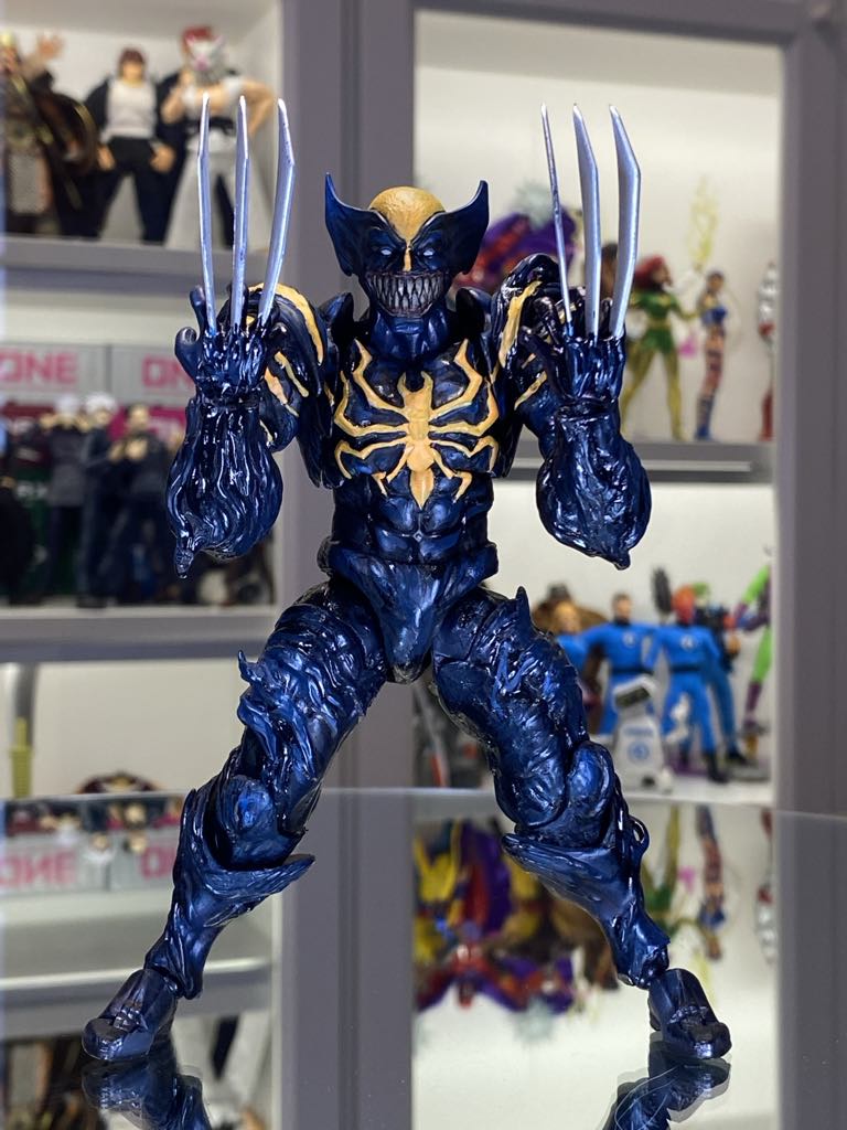 Customs Revoltech Amazing Yamaguchi Venom + Wolverine