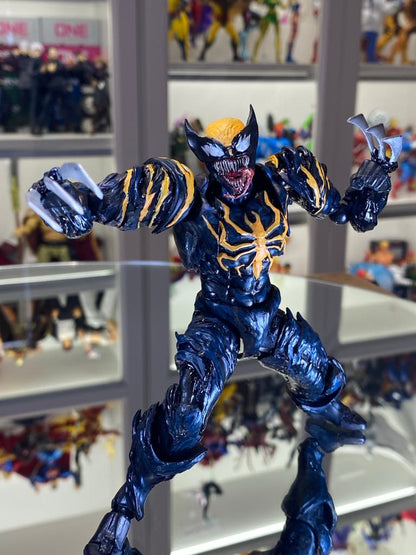 Customs Revoltech Amazing Yamaguchi Venom + Wolverine